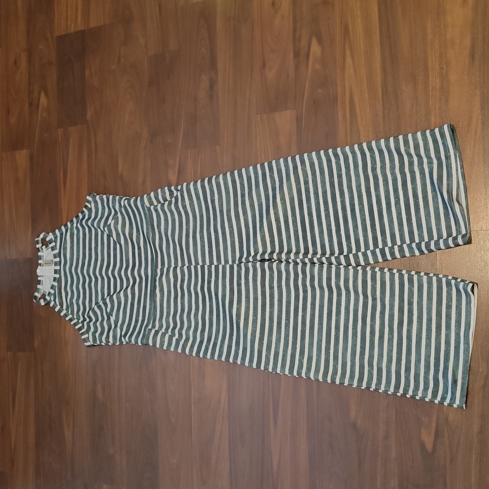 Epretty stripped jumpsuit
